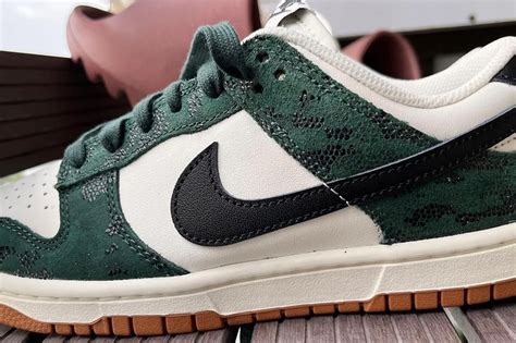 damen nike dunk low grün|green snake nike dunk low.